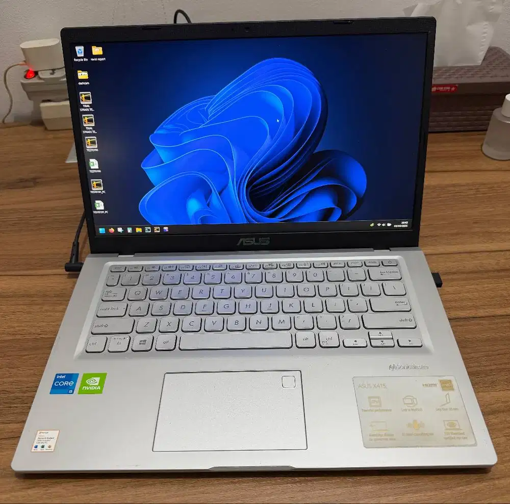 ASUS VivoBook 14 X415EP i5 [NVIDIA GeForce MX330] SILVER