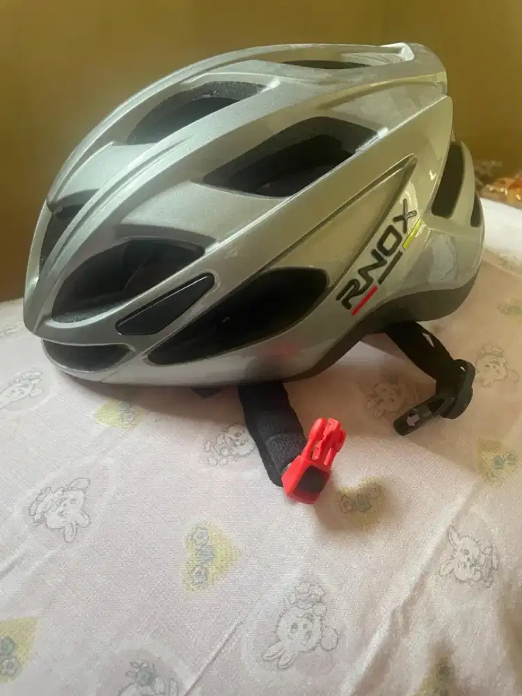 Helm sepeda merk RNOX