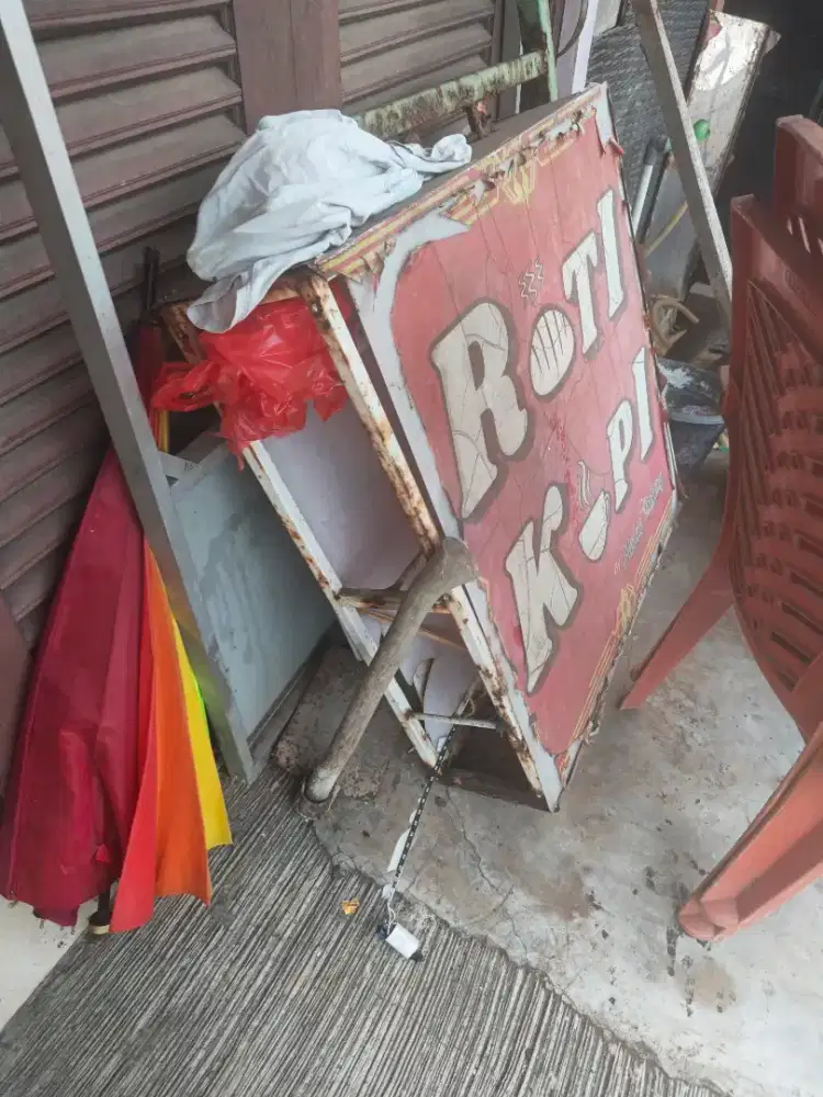 Neon box bekas apa adanya