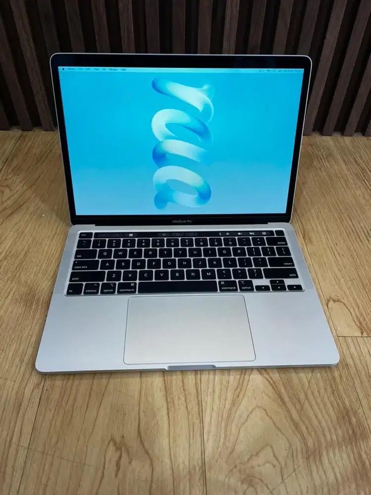 Macbook pro 2020. 16/512 intel Core i5