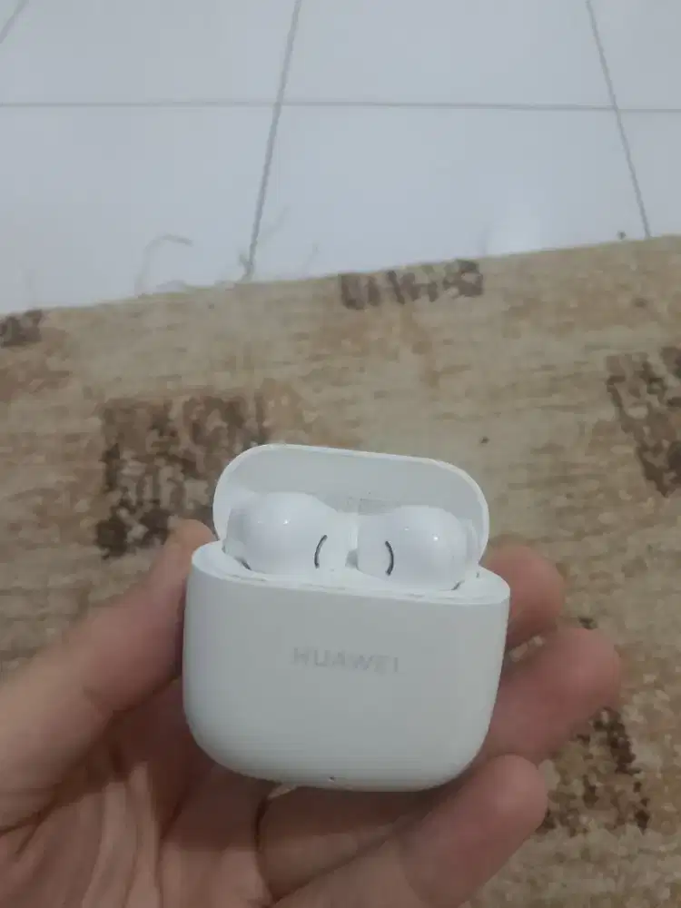 Model Huawei batangan
