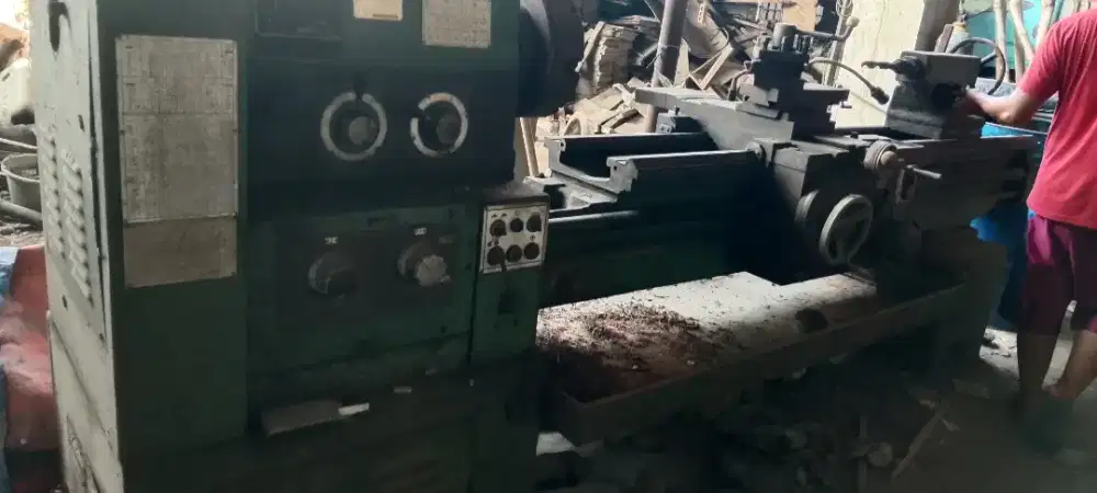 Bubut L5 2 meter kerja