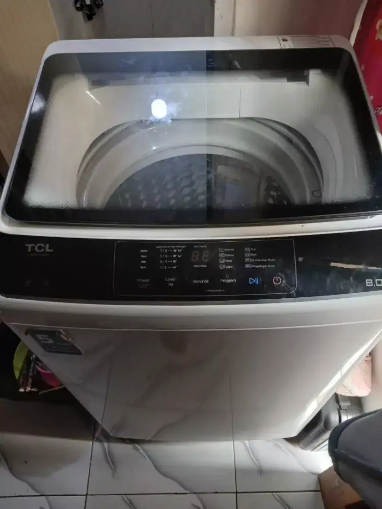 Dijual cepat mesin cuci merk TCL 1tabung masih bergaransi, nego dikit.