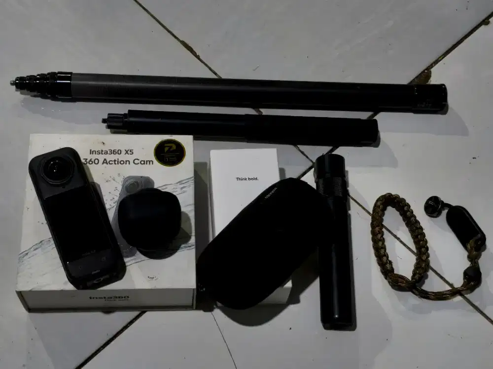 Kamera Insta360 X5