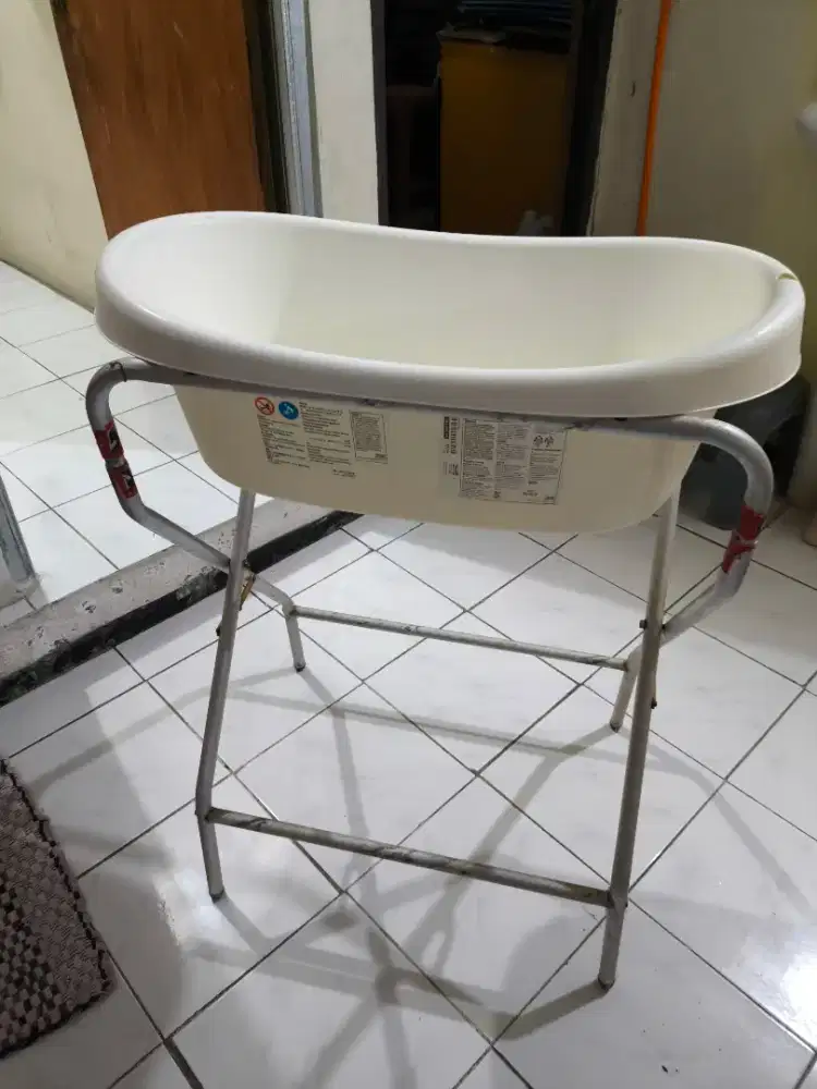 Jolang / bathtub bayi + kaki nya IKEA