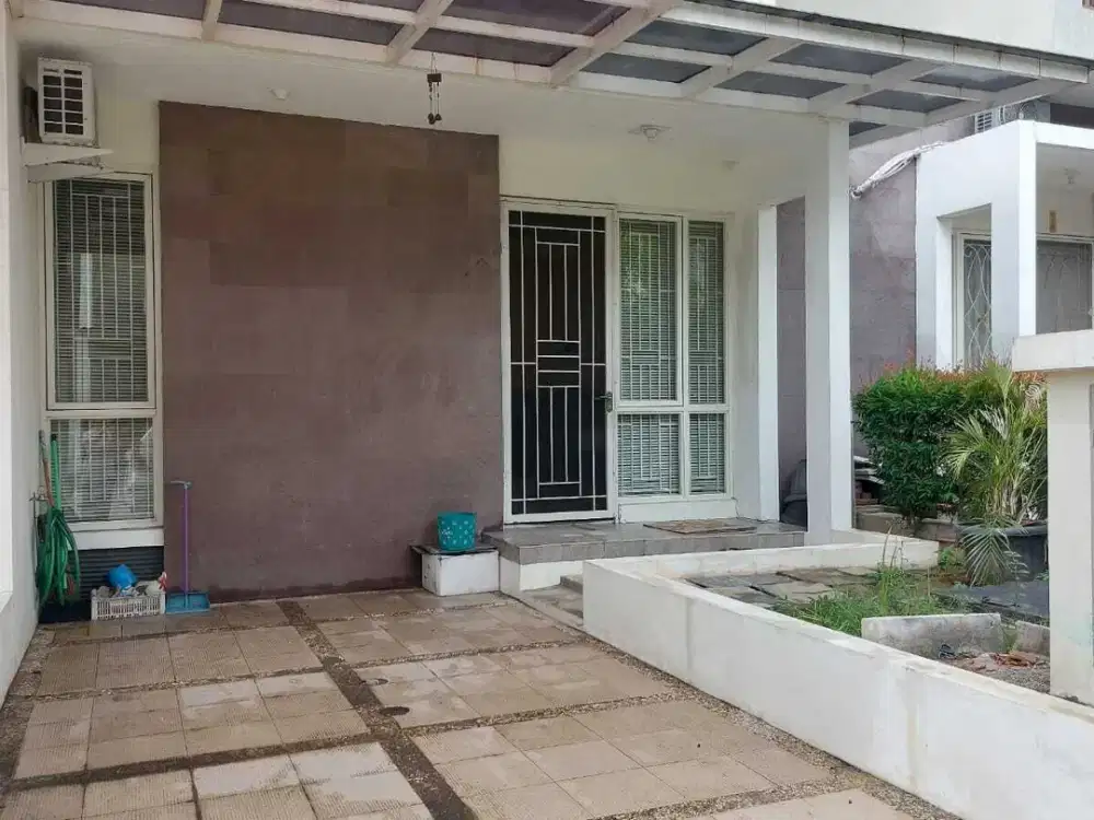 Di sewakan rumah.bagus 2 lantai di cluster samata harapan indah