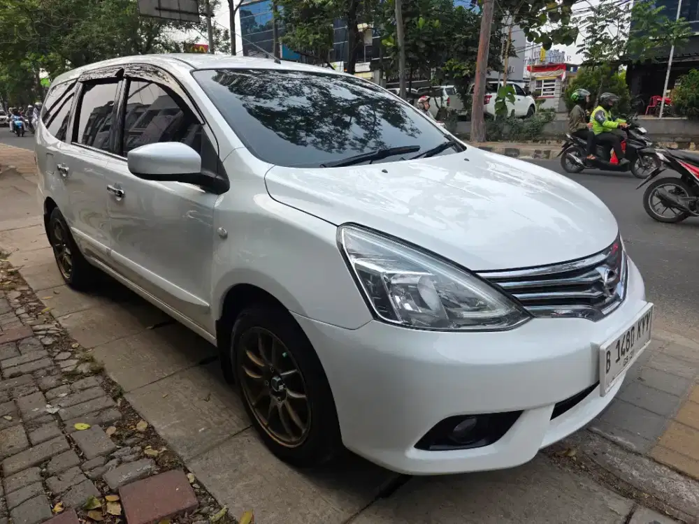 GRAND LIVINA XV AT 2014