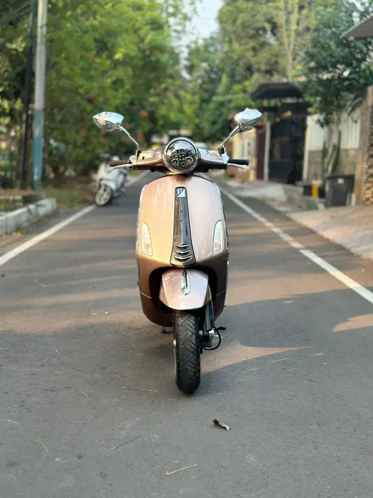 VESPA PRIMAVERA 150 3V 2014 COKLAT - TERMURAH