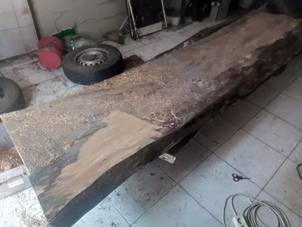 Jenis kayu timbal besi