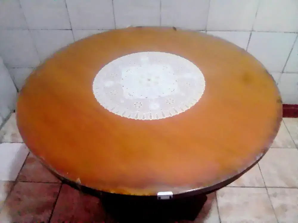 Meja Makan Bundar Kayu Jati Asli Lapis Kaca Tebal