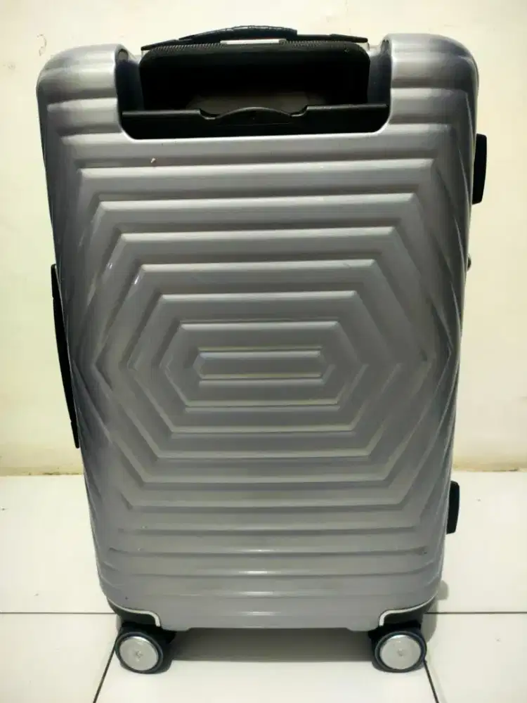 Koper Samsonite spinner 100% original cabin size 20 inch