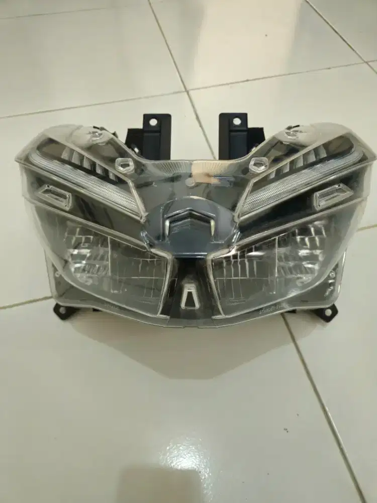 Headlamp Vario 125 gen 2 ORI like new