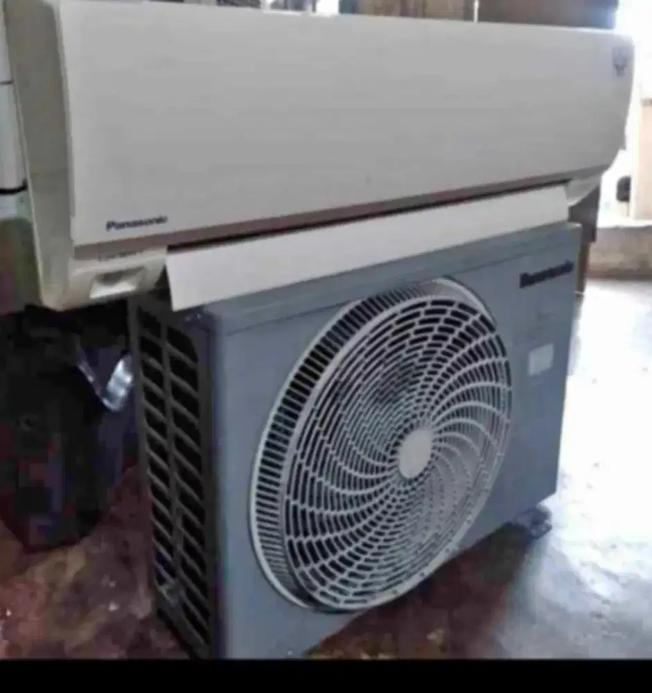 Jual ac panasonic R 32 1 pk lowat 700 wat kondisi 95% ori semua