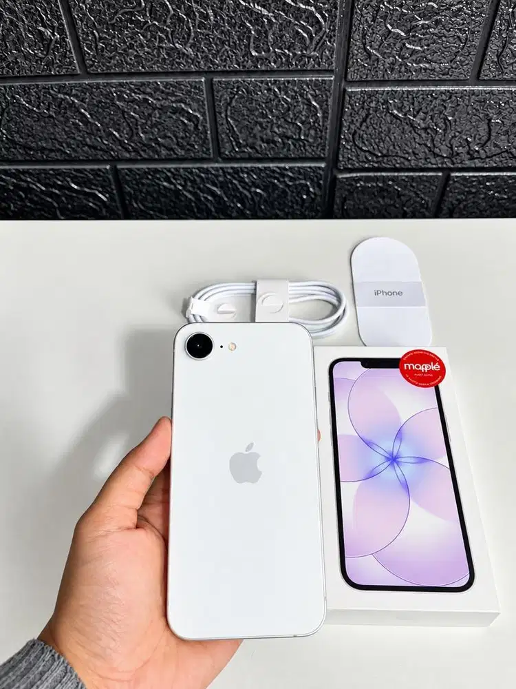 Iphone 17e 256gb ibox like new