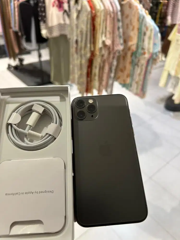iphone 11 pro 256gb siapa yg mau aja