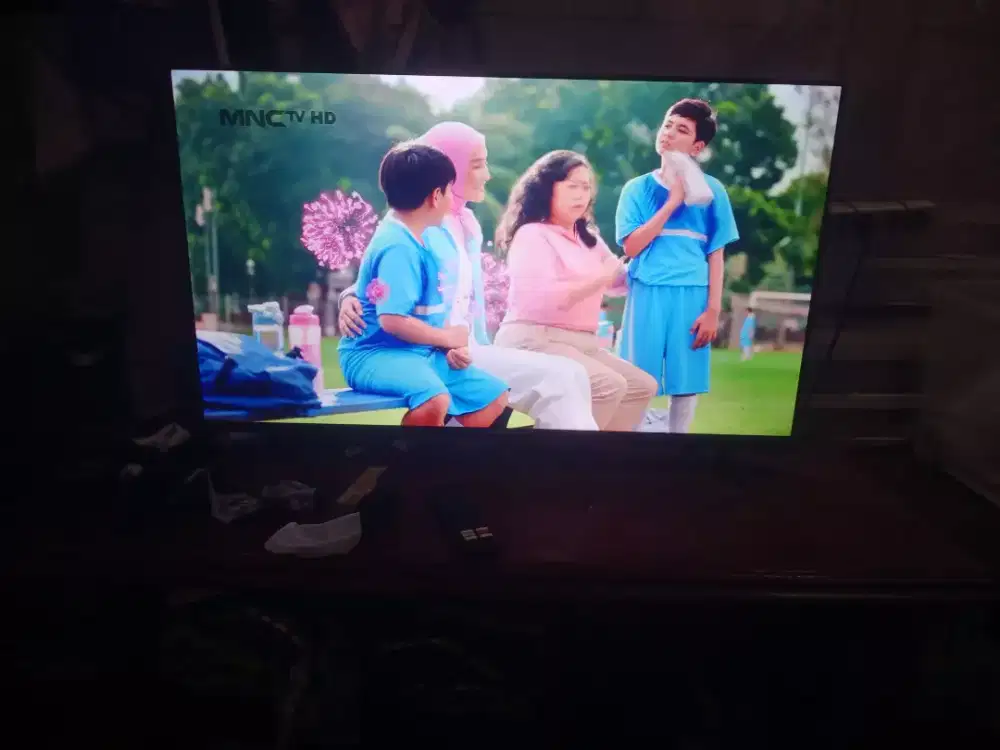 SMART TV merk HISENSE 45 IN