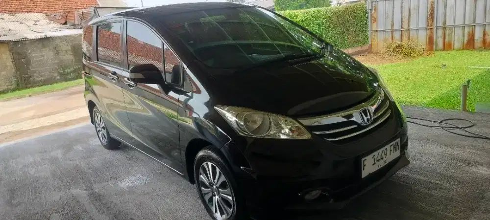 Honda Freed Cokelat Metalic PSD 2013