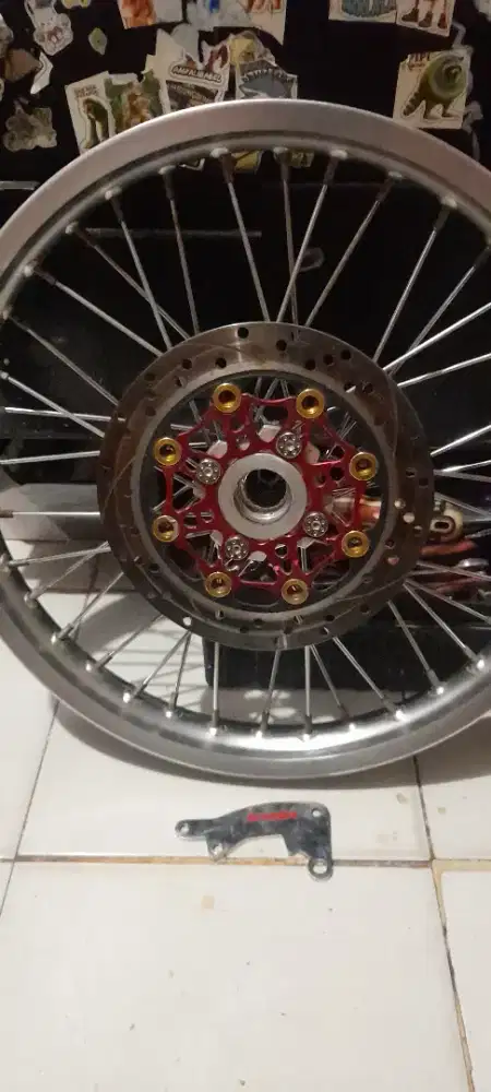 Velg rossi 17 /160 +tromol blimbimg silver chrome +cakram 220/breket