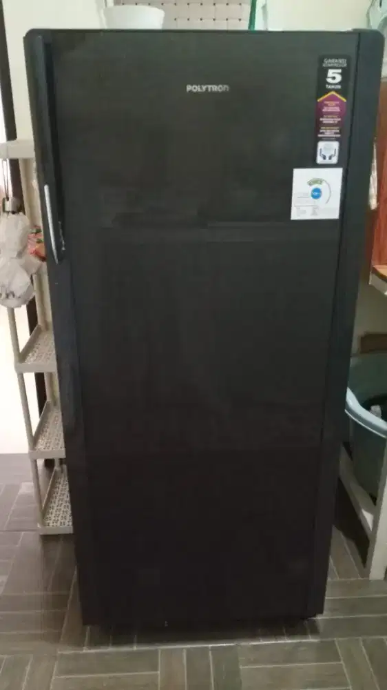 DIJUAL
kulkas polytron