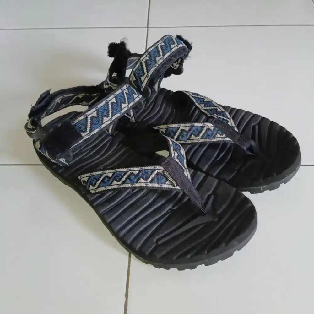Sendal gunung Eiger size 40