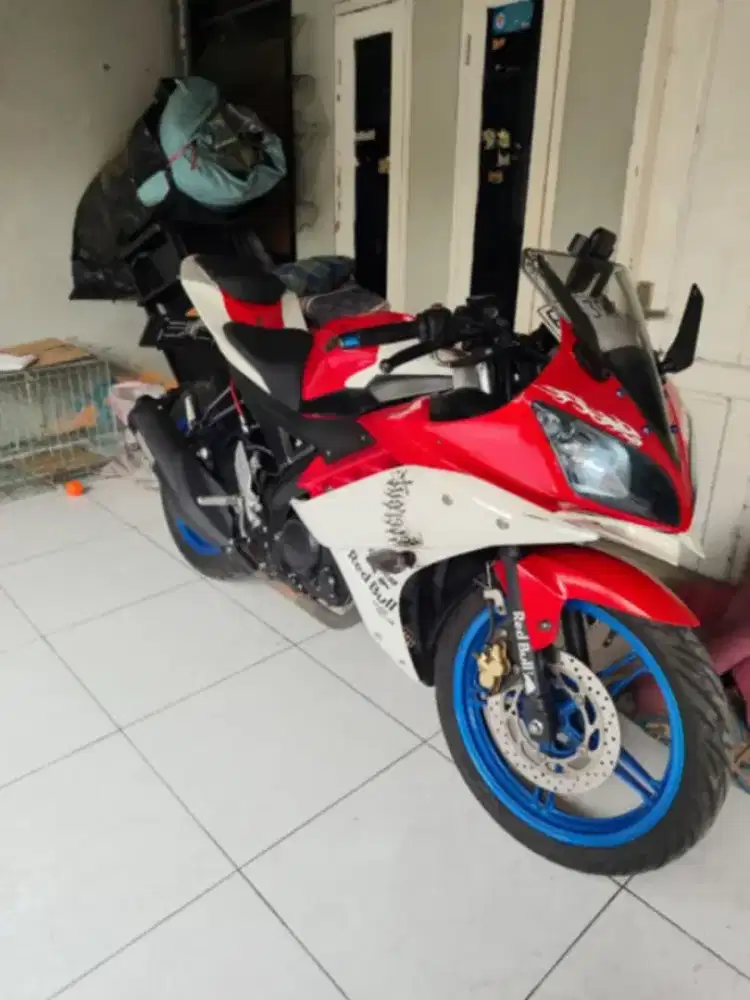 Yamaha R15 V2 2015