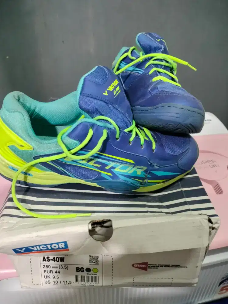 Jual Borongan Sepatu Badminton Victor,Linning dan Yonex Original