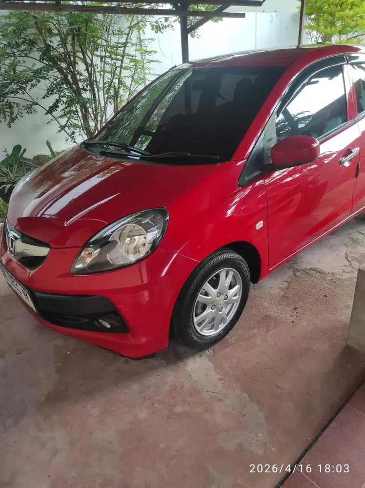 Di jual mobil honda brio thn 2015 manual