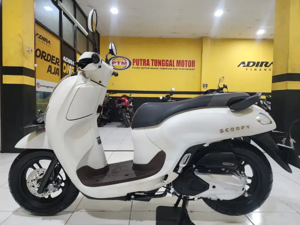 NEW SCOOPY PRESTIGE KM LOW BARANG MULUS NYARIS BARU