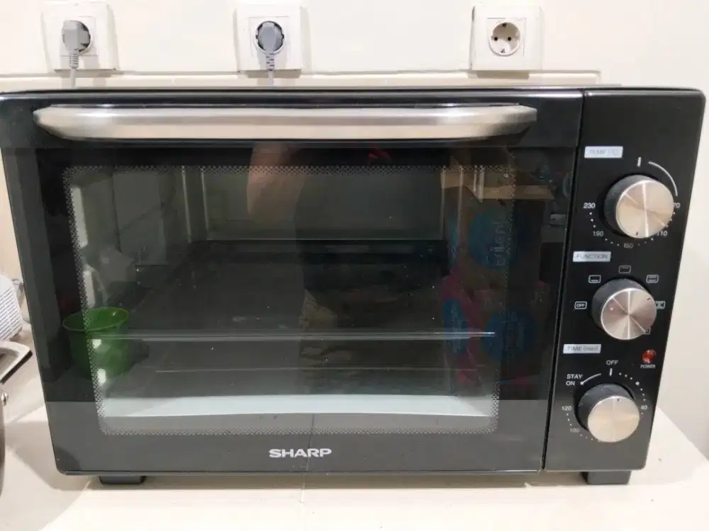 Oven Listrik merek SHARP kondisi sangat bagus