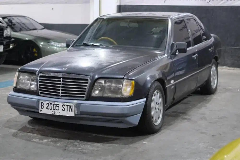 Mercedes Benz 230E boxer 1989 W124 manual
