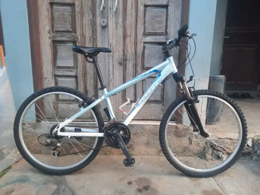 Sepeda polygon premier 1.0 uk 26