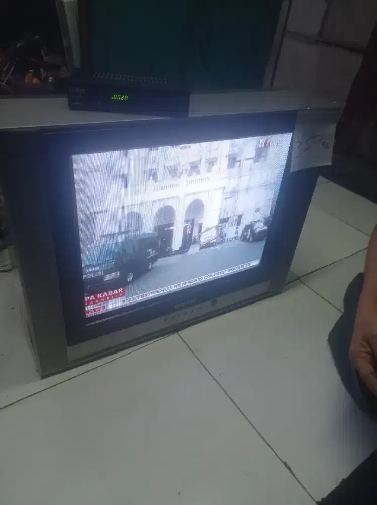TV tabung flat 21inch