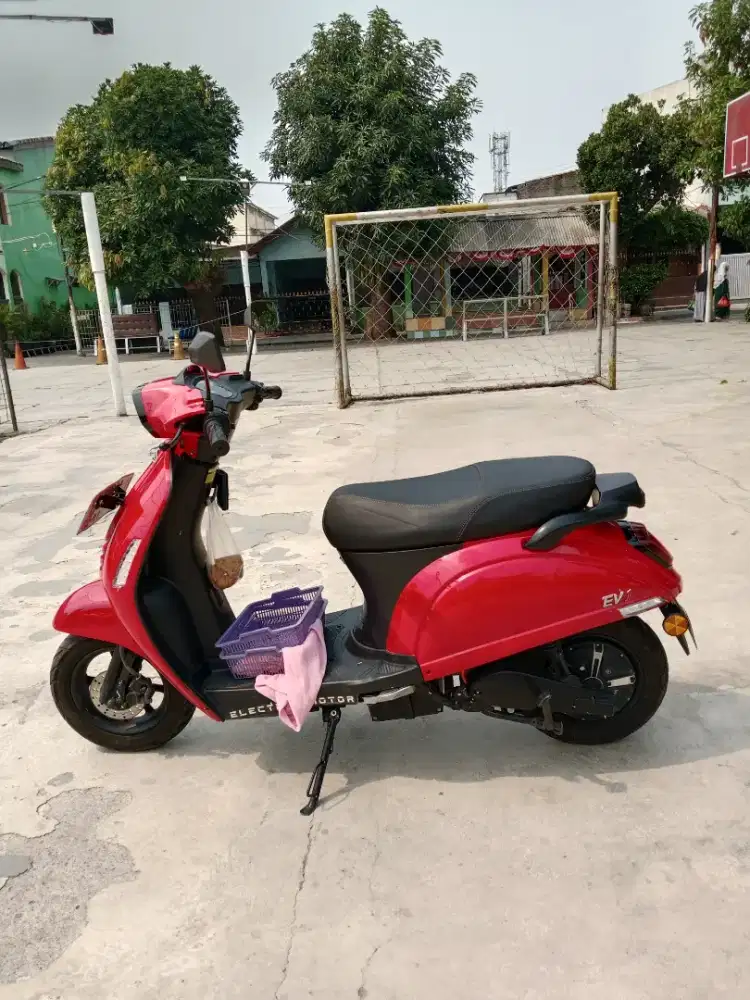 Motor Listrik Viar EV1 2024