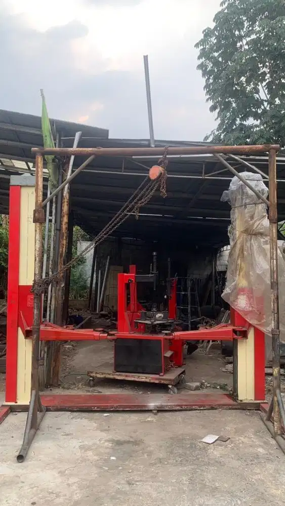 READY 1 UNIT TWO POST LIFT MERK RAVAGLIOLI