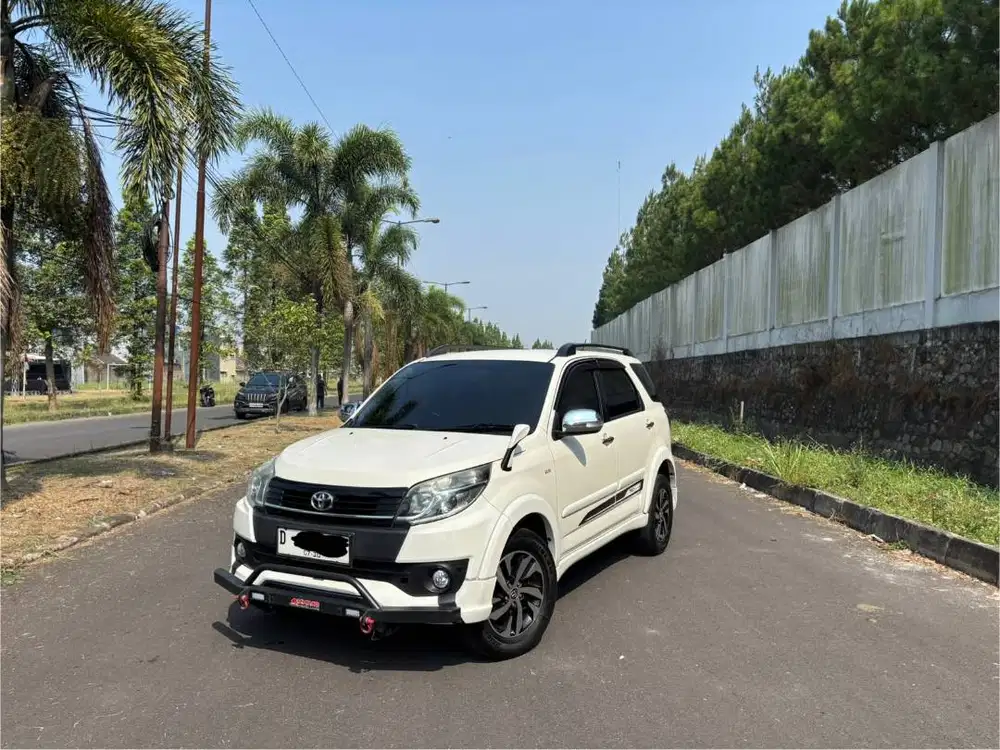 Rush TRD Sportivo Putih (2015) MT