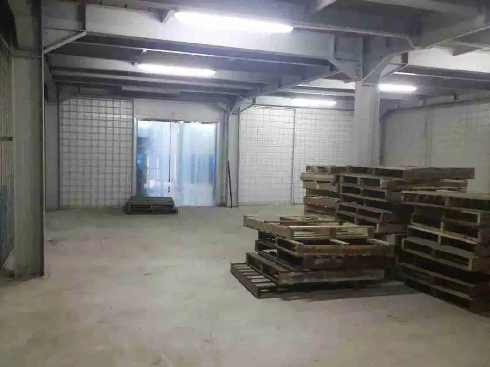 Disewakan Cold Storage Kosambi Permai Dua Lantai Ukuran 13x9x3m Ada Lift Barang Strategis