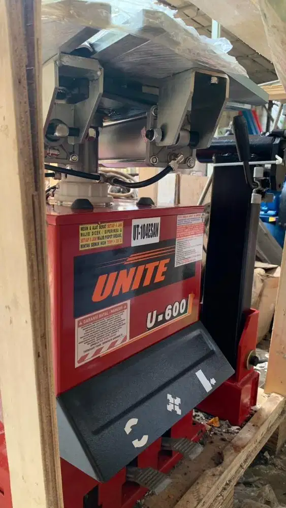 READY 1 UNIT TIRE CHANGER MERK UNITE U-600