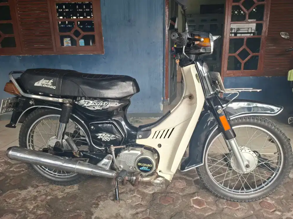 Suzuki RC100 tahun 2002