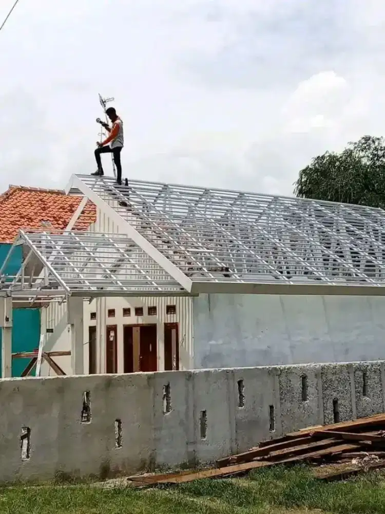 Jasa pasang rangka atap baja ringan dan renovasi