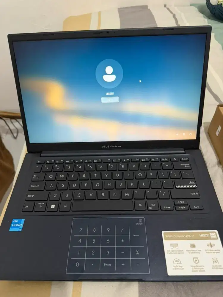 Asus Vivobook 14 core i3