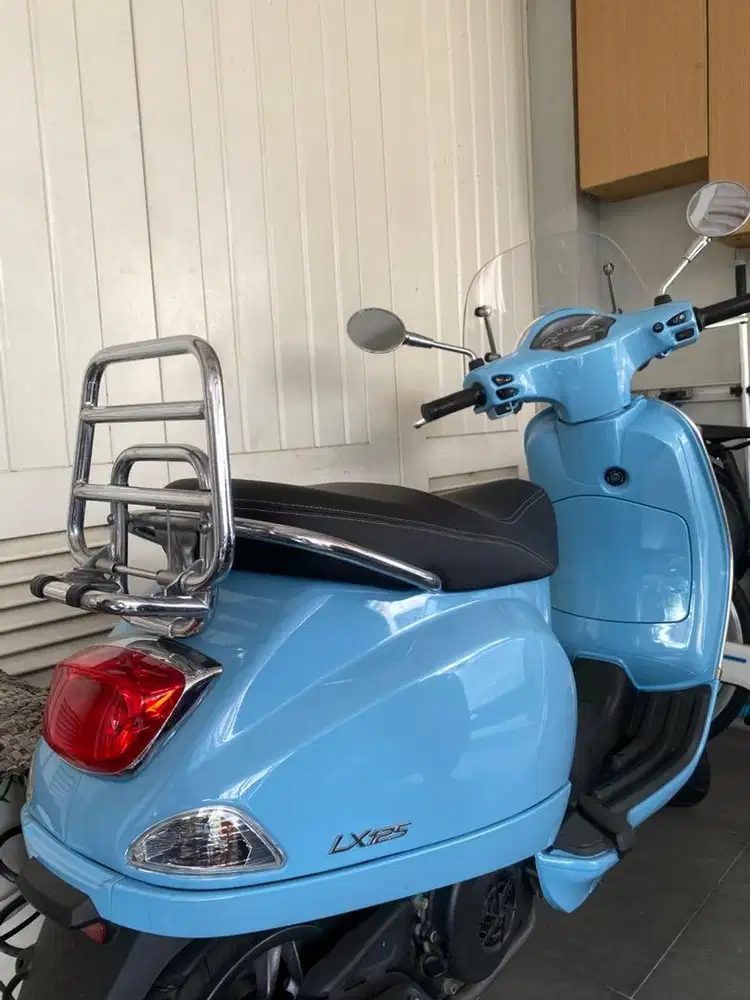 Vespa LX 125 2022 Blue Capri Low KM 841 Perakitan Asli Mulus