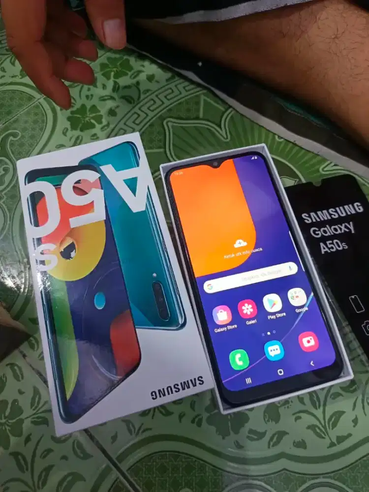 Samsung A50s like new