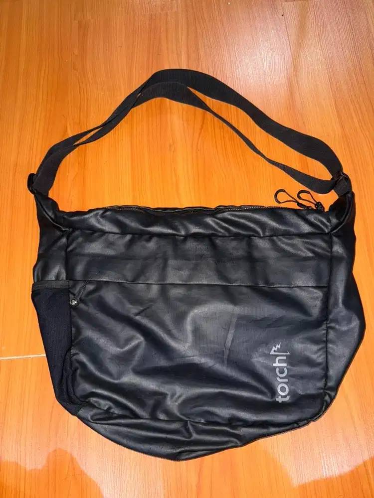 Jual tas selempang TORCH