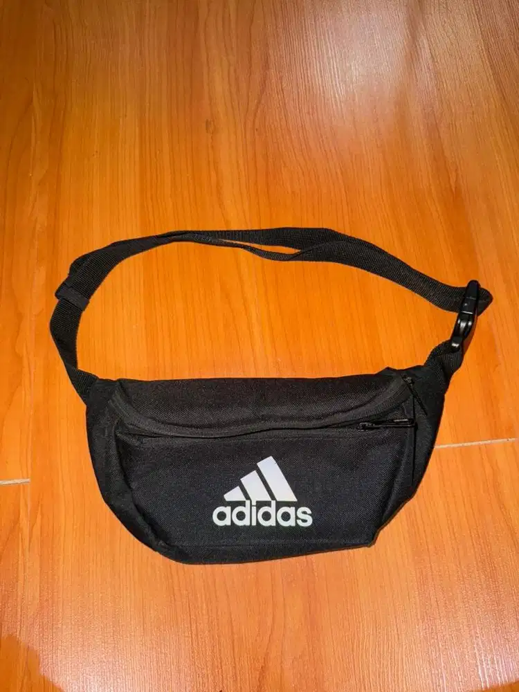 Jual cepat tas selempang kecil Adidas