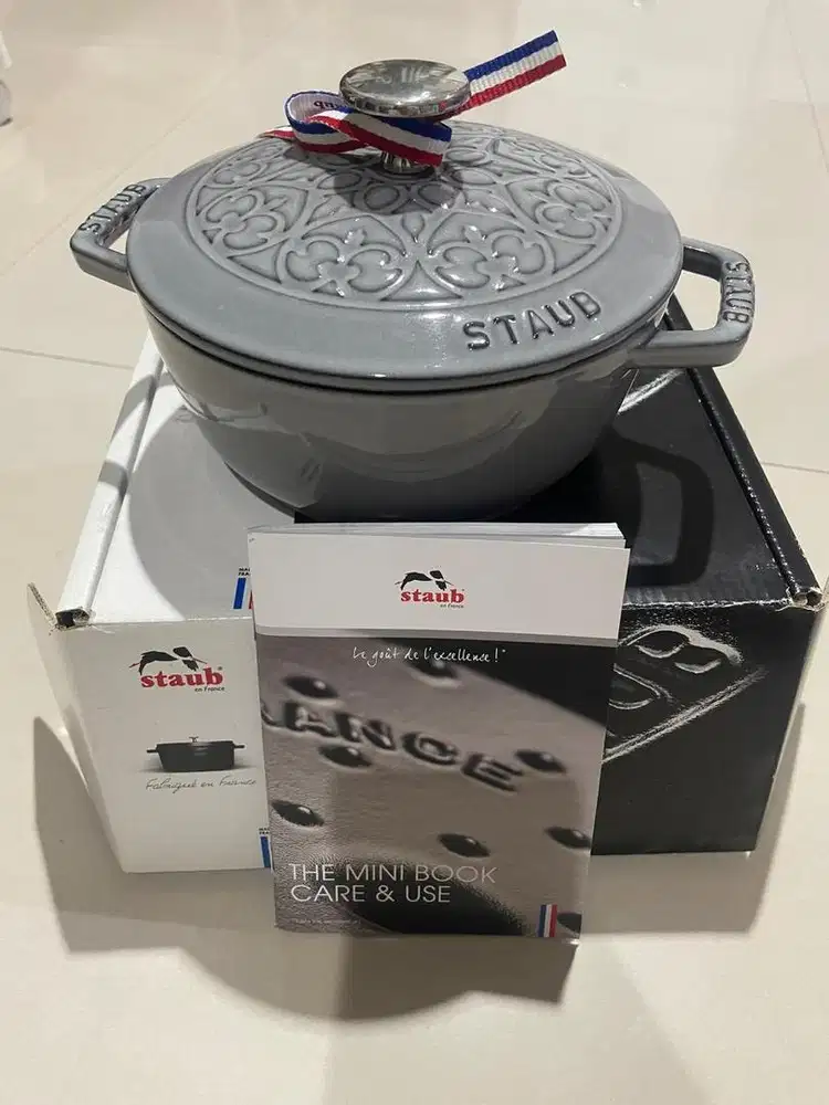 Staub wanabe 16cm LILY GREY