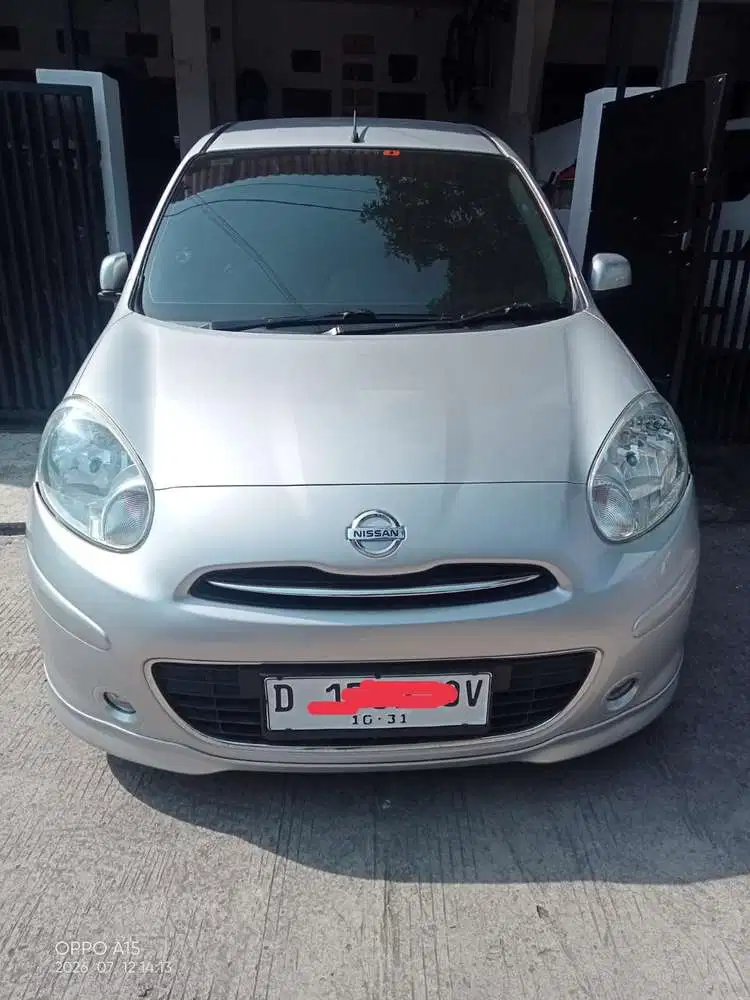 Nissan March 2011 Bensin