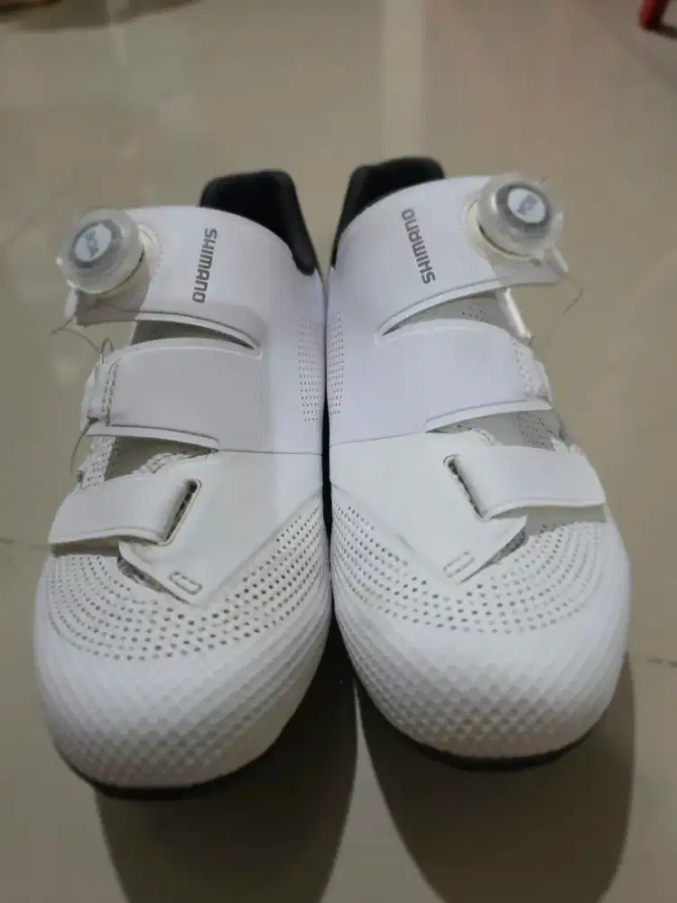Sepatu road bike shimano RC502