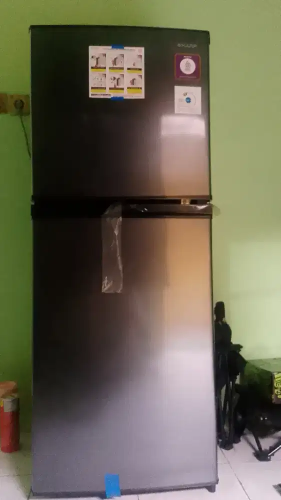 Lemari es Sharp SJ-236