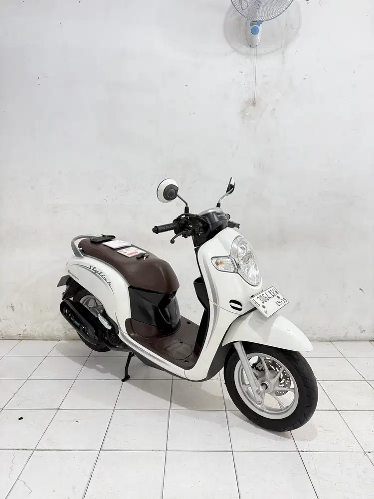 Scoopy stylish 2019 ciamik putih favorit