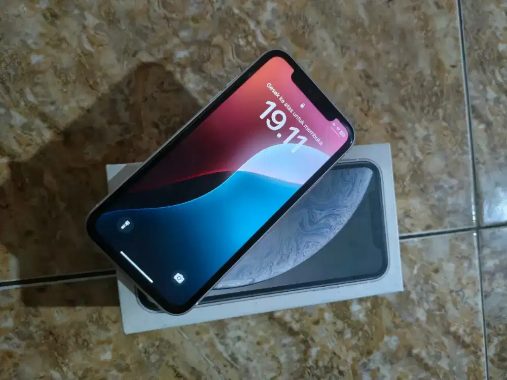 IPHONE XR 64 GB